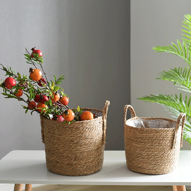 Panier cache pot tressé en jonc de mer avec poignées pratique