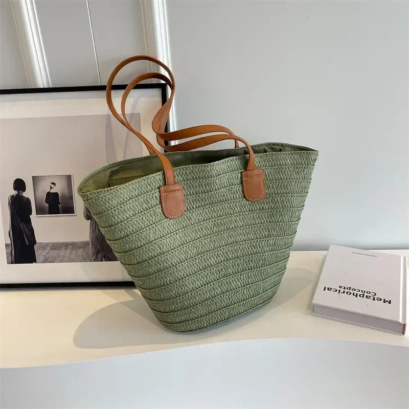 48704310018382Sac panier tressé vert avec anses en cuir et fermeture éclair original